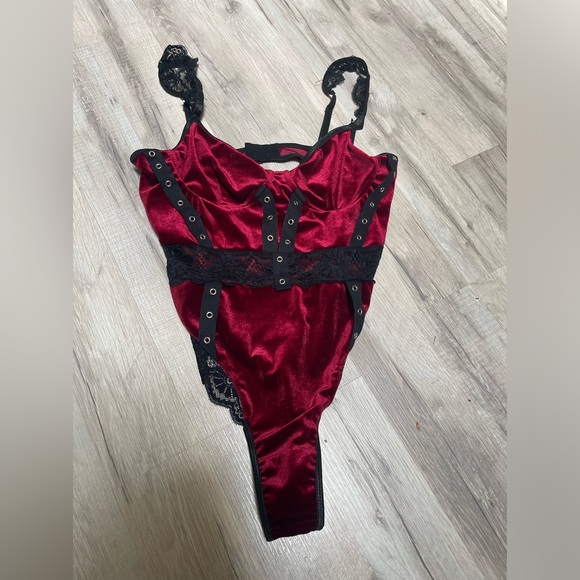 Mall Goth red and black lace bodysuit - Picture 1 of 4